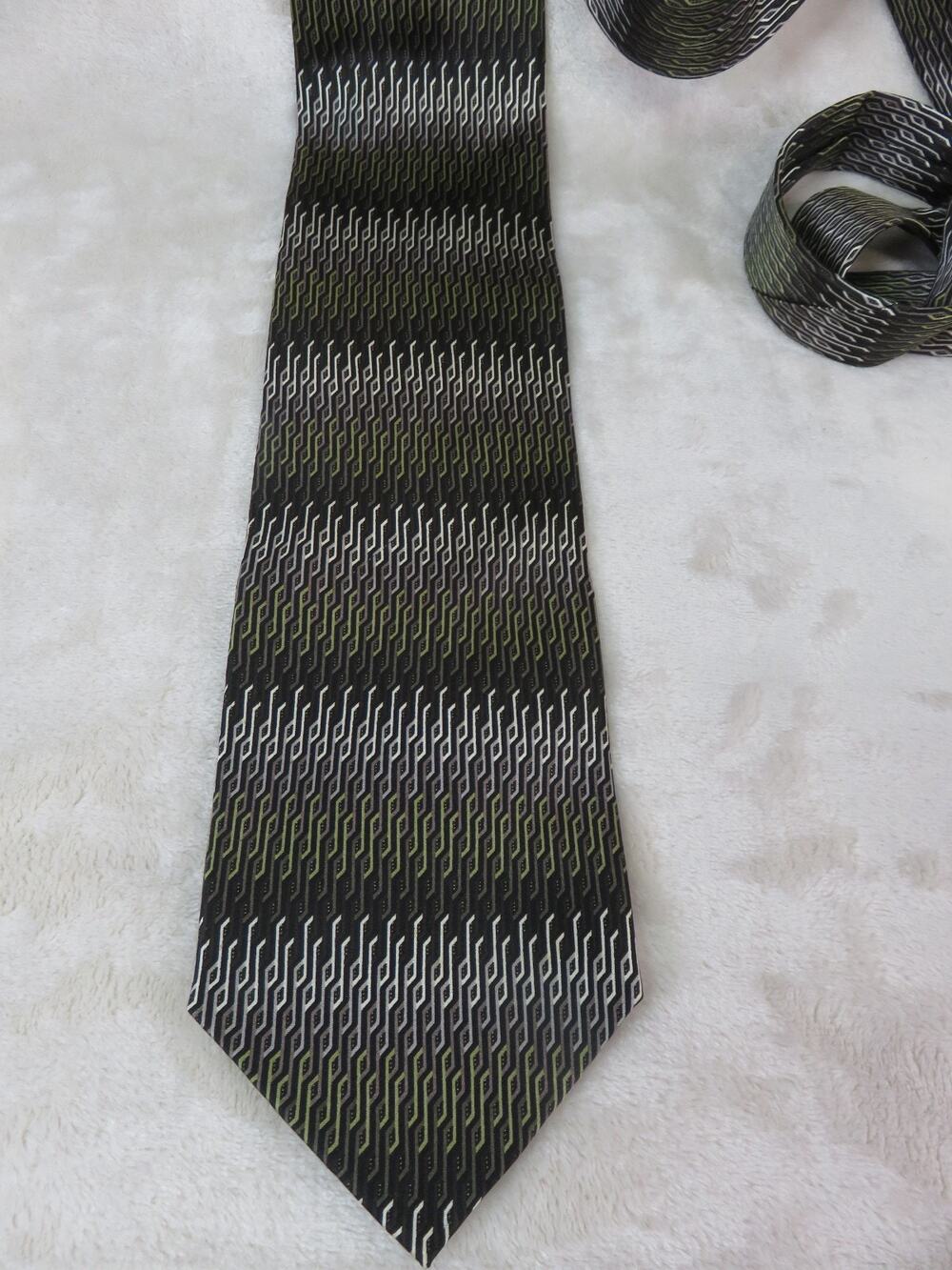 Vintage Covington Tie Striped Geometric Designer All Silk Men's Neck Tie 4"x61"
